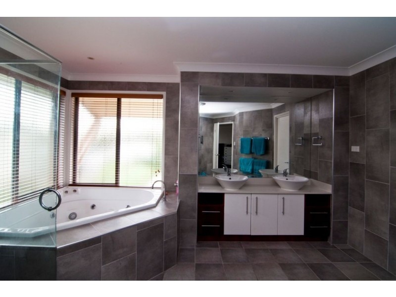 4 Garcia Court, Peregian Springs QLD 4573