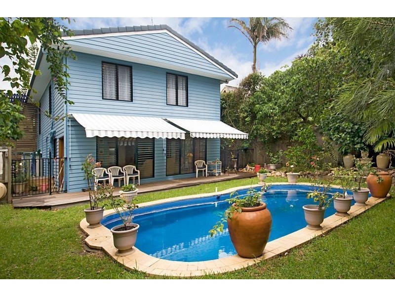 7 Andrew St, Point Arkwright QLD 4573