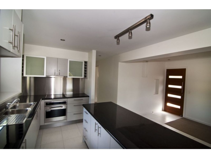 1 Lorien Avenue, Coolum Beach QLD 4573