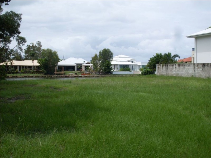 8 Mainsail Place, Twin Waters QLD 4564