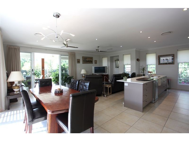 6 Peachtree Crescent, Peregian Springs QLD 4573