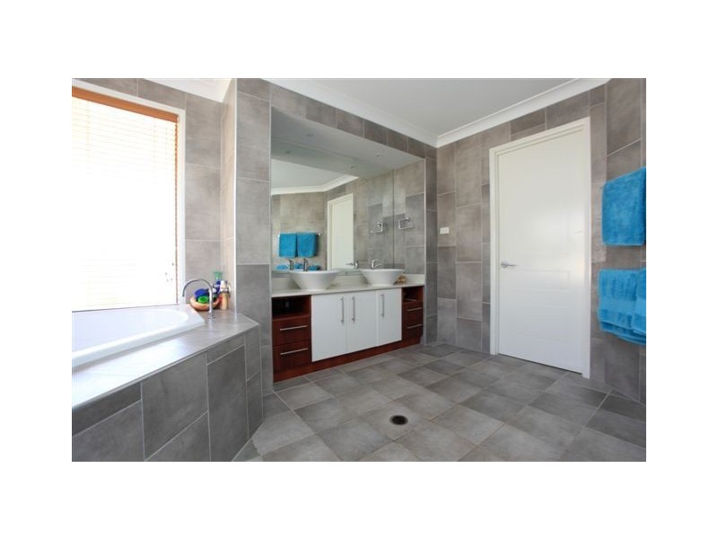 4 Garcia Court, Peregian Springs QLD 4573