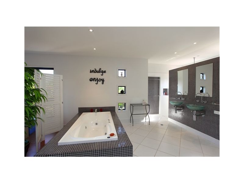 11 Perkins Place, Yaroomba QLD 4573