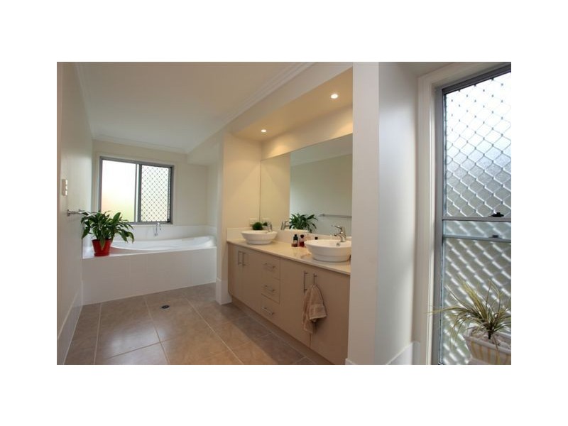 3 Adare Close, Peregian Springs QLD 4573