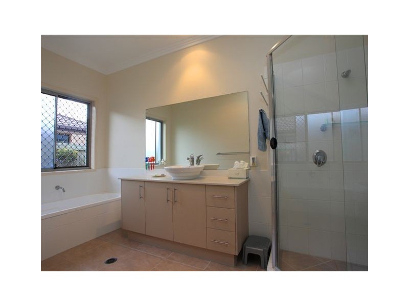 20 Dornoch Way, Peregian Springs QLD 4573
