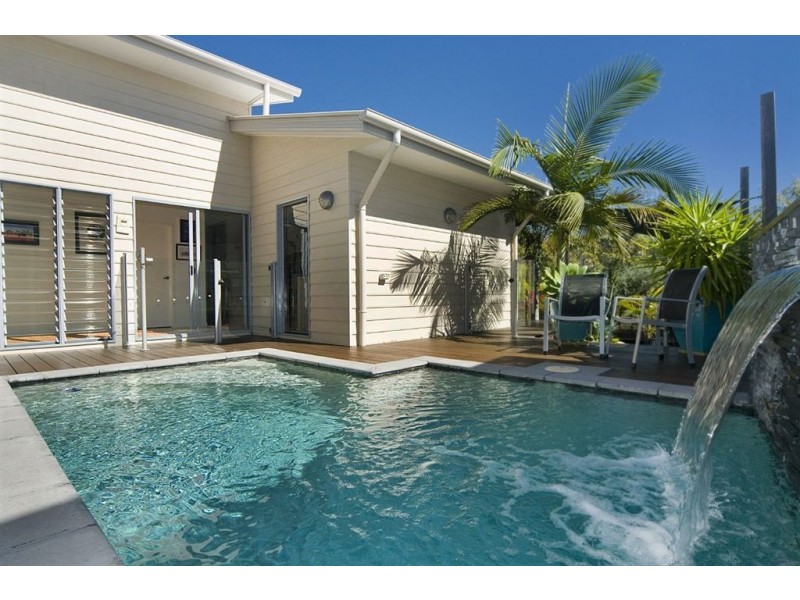 37 Boardrider Crescent, Mount Coolum QLD 4573
