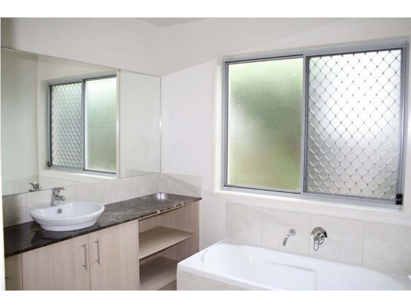 117 The Avenue, Peregian Springs QLD 4573