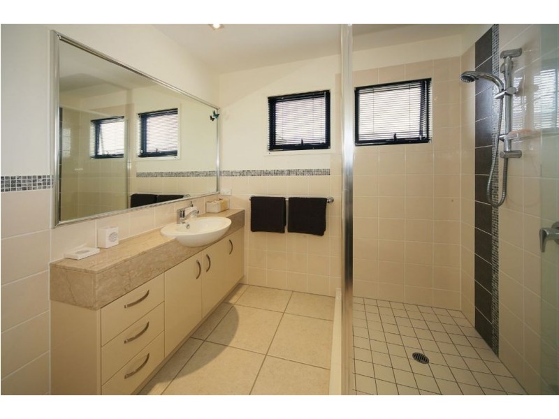 1/7 Suzanne Close, Mudjimba QLD 4564