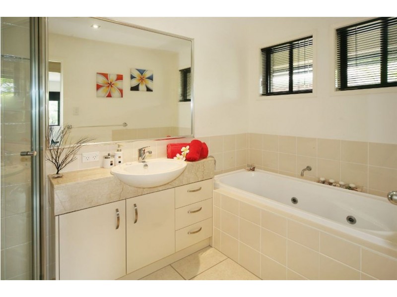 1/7 Suzanne Close, Mudjimba QLD 4564