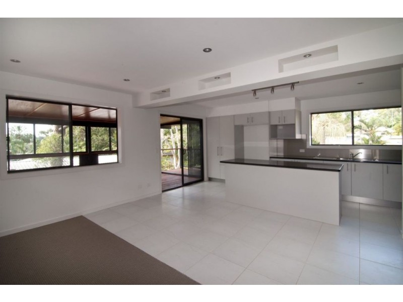 1 LORIEN AVE, Coolum Beach QLD 4573