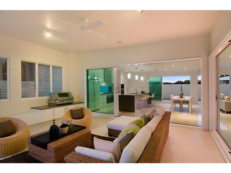 10 SUNSET AVENUE, Coolum Beach QLD 4573