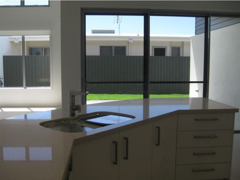 2 Surfside Lane, Mount Coolum QLD 4573