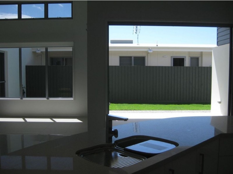2 Surfside Lane, Mount Coolum QLD 4573
