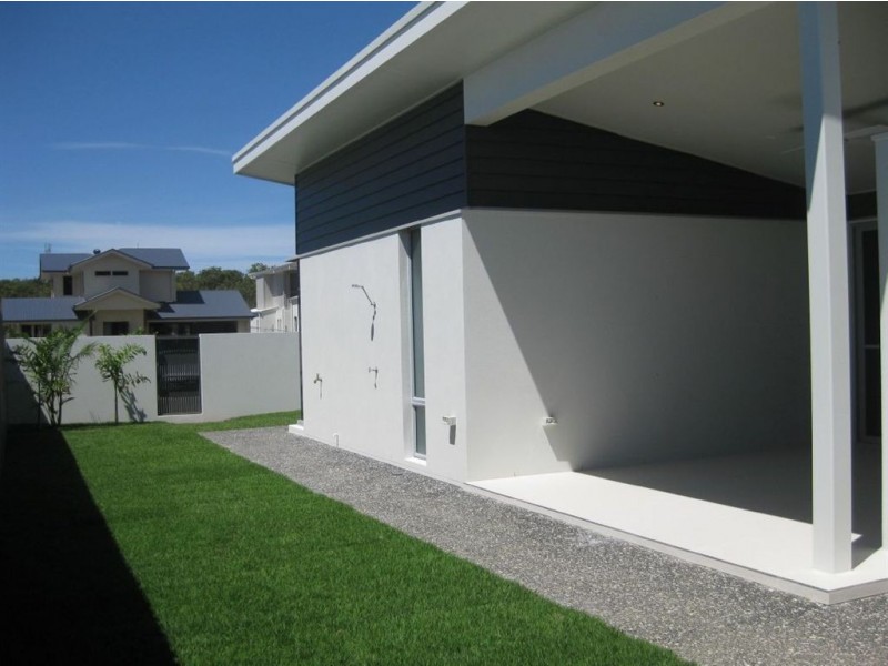 2 Surfside Lane, Mount Coolum QLD 4573