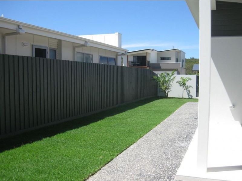 2 Surfside Lane, Mount Coolum QLD 4573