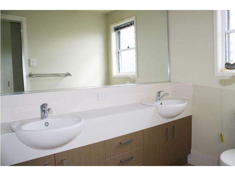 27 MAIDSTONE CRES, Peregian Springs QLD 4573