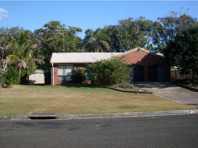 7 Spinnaker Drive, Mount Coolum QLD 4573