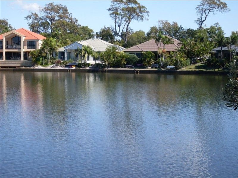 18 Veerings Crescent, Twin Waters QLD 4564