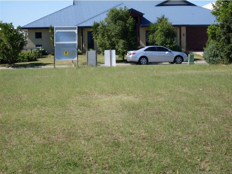 18 Veerings Crescent, Twin Waters QLD 4564