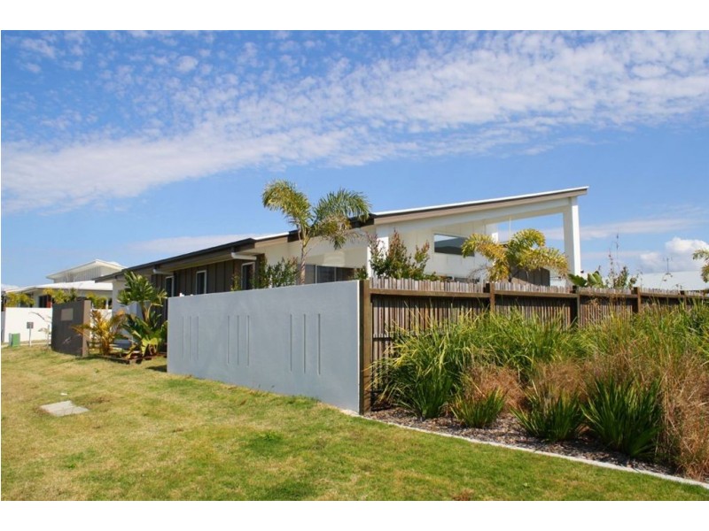 8 Oceancall Lane, Mount Coolum QLD 4573