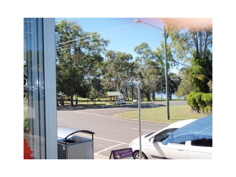 4 Gympie Road, Tin Can Bay QLD 4580