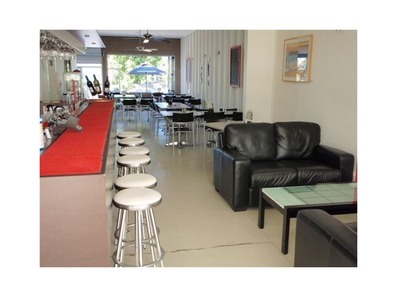 4 Gympie Road, Tin Can Bay QLD 4580