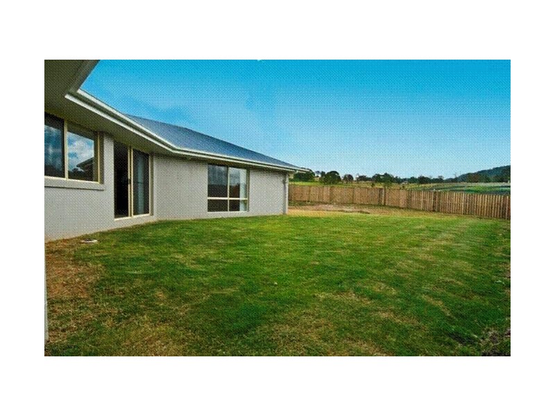 20 PRESENTATION BLVD, Nambour QLD 4560