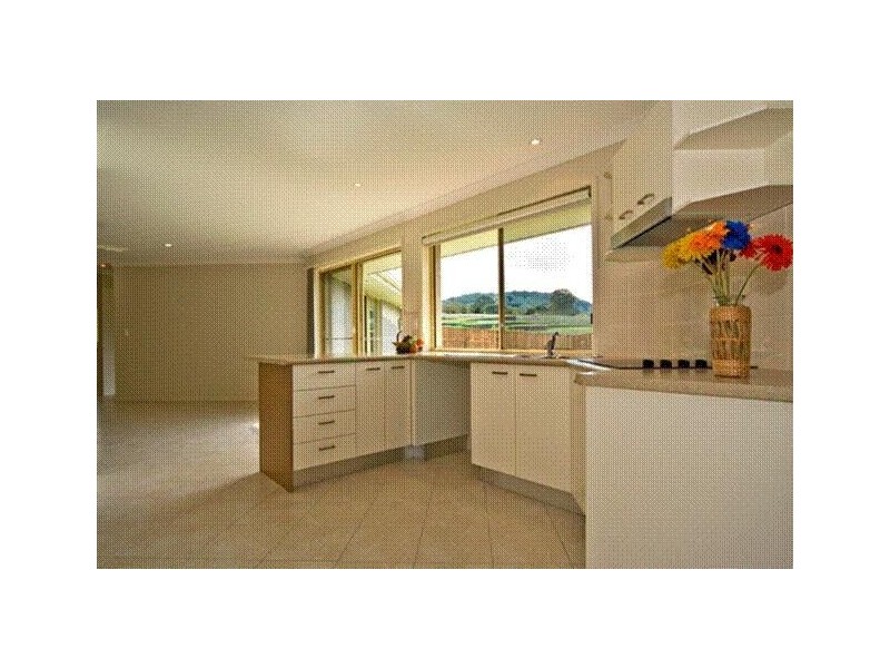 20 PRESENTATION BLVD, Nambour QLD 4560