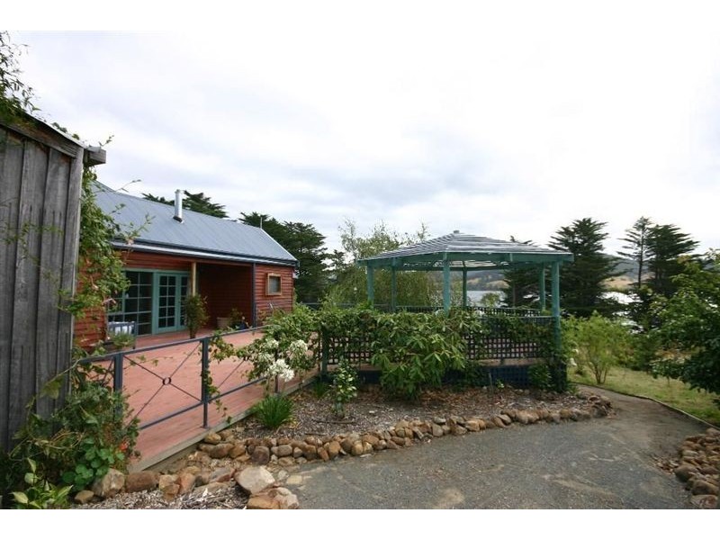 11 Langridge Road, Gardners Bay TAS 7112
