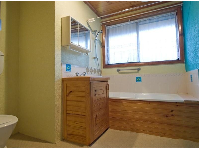 Unit 2/15 Acacia Street, Huonville TAS 7109