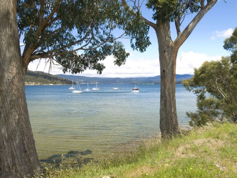6703 Channel Highway, Deep Bay TAS 7112