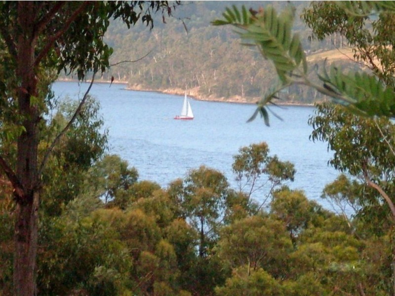 18 White Cliffs Road, Brooks Bay TAS 7116