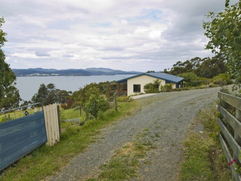 25 Klasen Road, Police Point TAS 7116