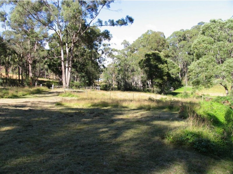 * Knights Road, Huonville TAS 7109
