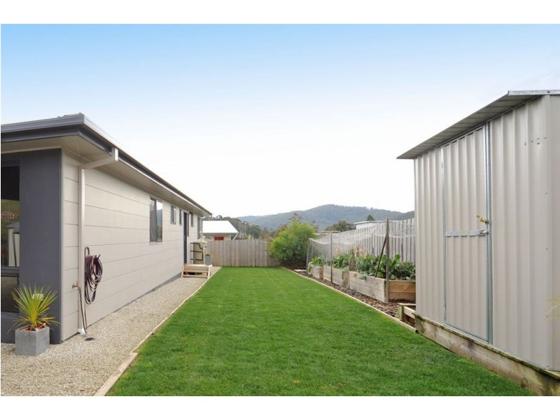 12 Emma Street, Cygnet TAS 7112