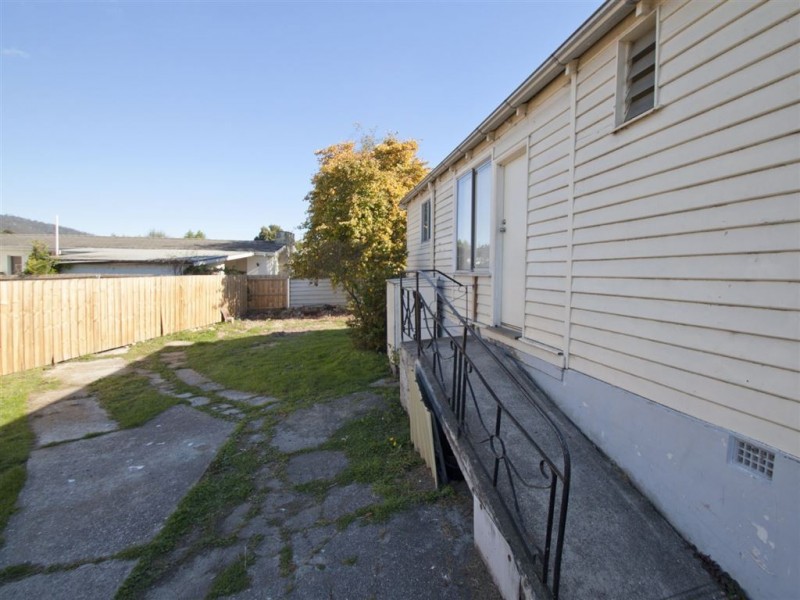 82 Main Road, Huonville TAS 7109