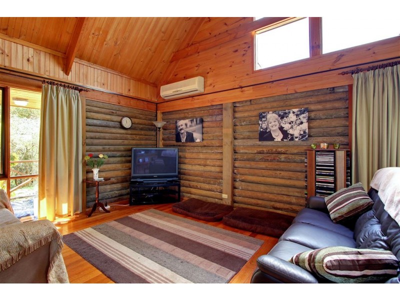 270 Cross Road, Gardners Bay TAS 7112