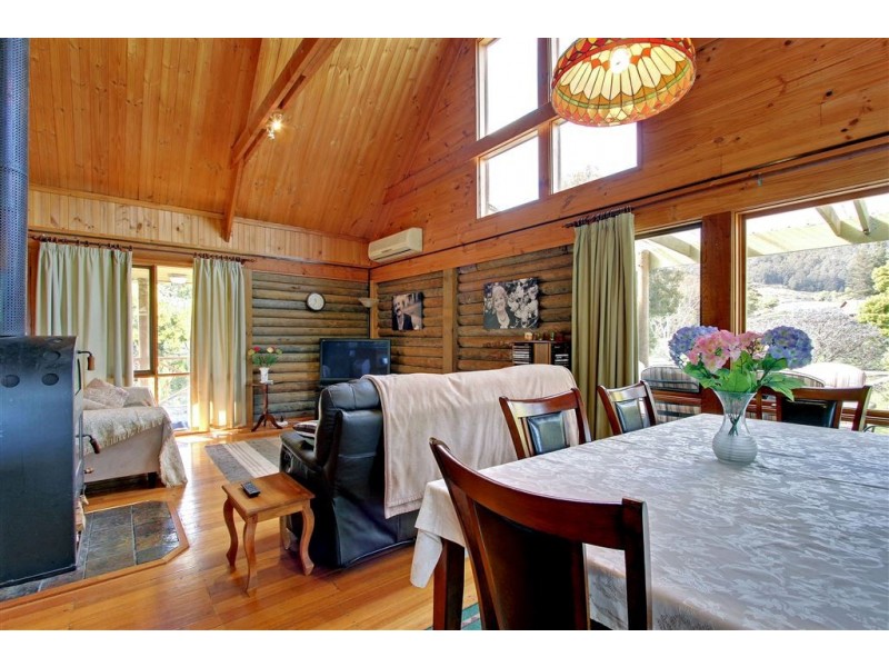 270 Cross Road, Gardners Bay TAS 7112