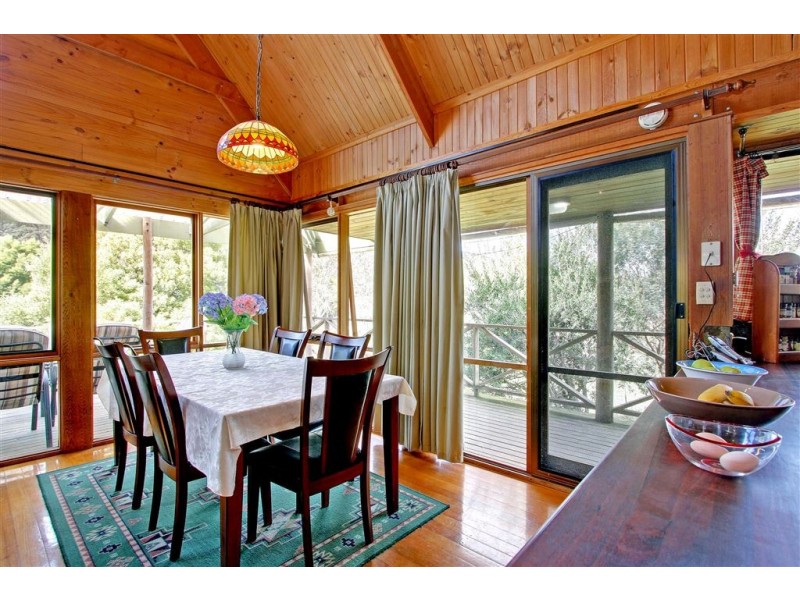 270 Cross Road, Gardners Bay TAS 7112