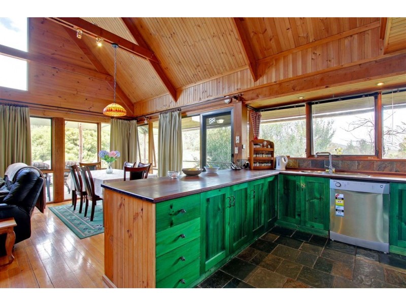 270 Cross Road, Gardners Bay TAS 7112