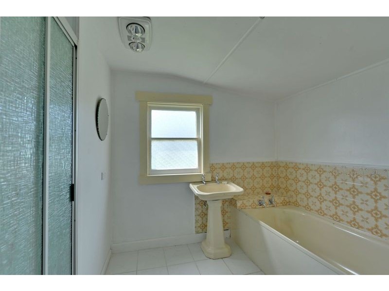 26 Sale Street, Huonville TAS 7109