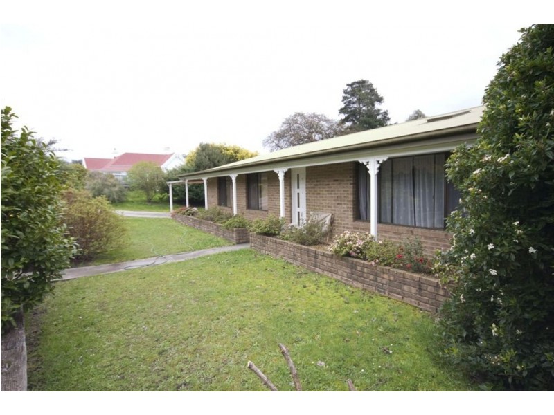 8 Charles Street, Cygnet TAS 7112