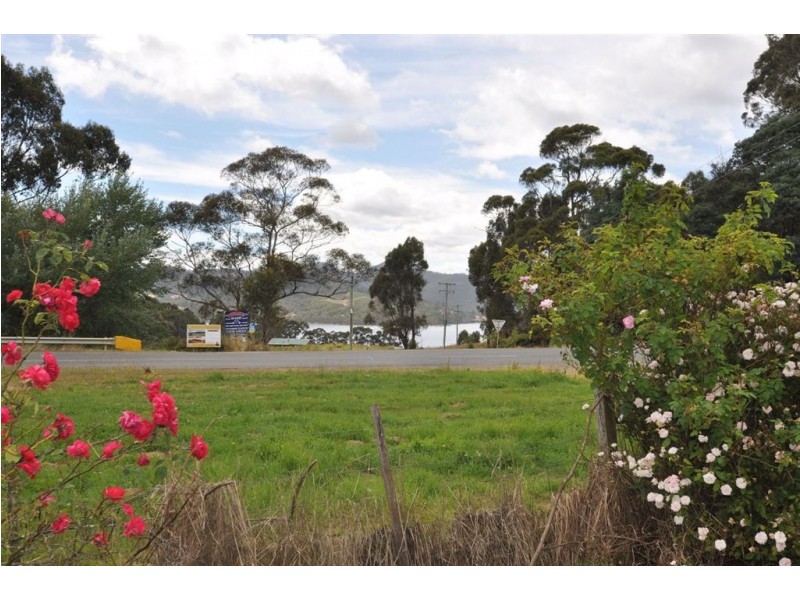 6 Phillips Road, Cairns Bay TAS 7116