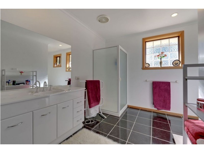 37 Dillons Hill Road, Glaziers Bay TAS 7109