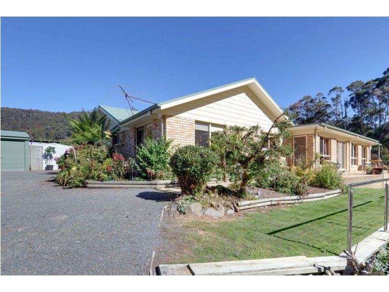 11 Sharpes Road, Crabtree TAS 7109