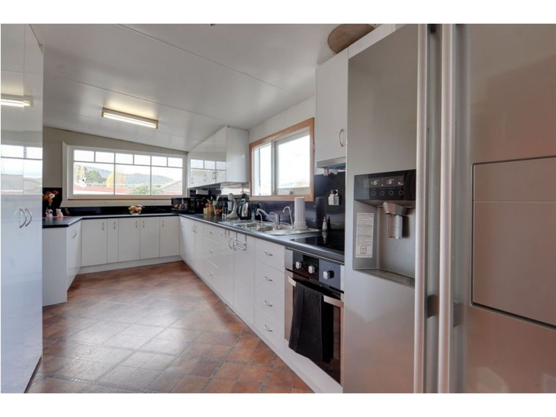 5 Charles Street, Cygnet TAS 7112