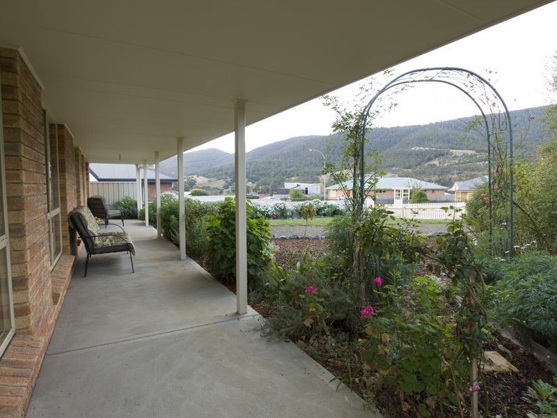 1 Old Apple Court, Huonville TAS 7109