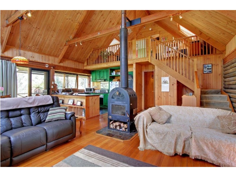 270 Cross Road, Gardners Bay TAS 7112