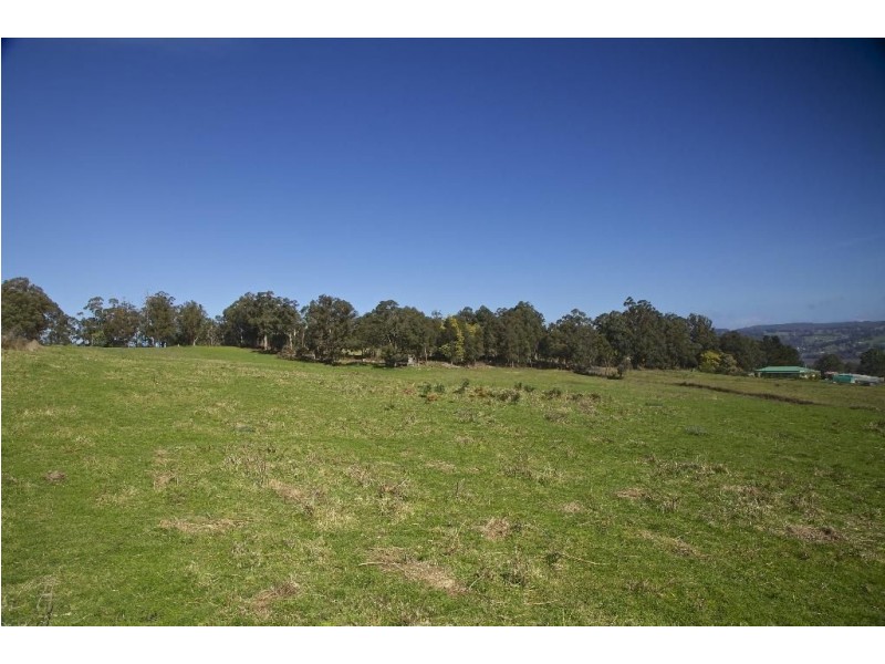 - Cemetery Road, Cradoc TAS 7109