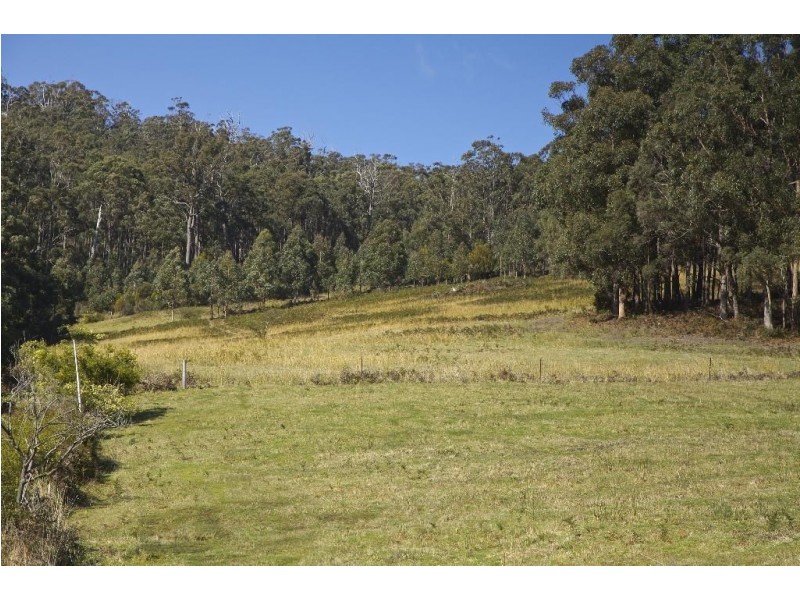 - Cemetery Road, Cradoc TAS 7109
